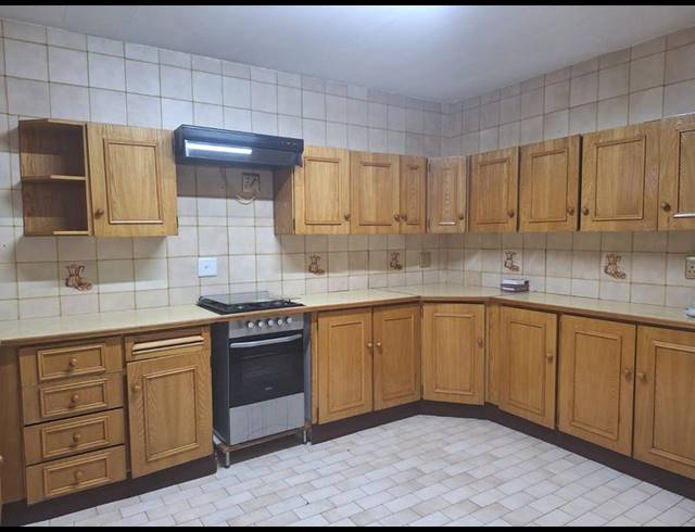 3 BEDROOM TOWNHOUSE FOR SALE IN BRAKPAN CENTRAL
